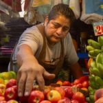 Empleo se estabiliza en América Latina y el Caribe, pero persisten la informalidad y las desigualdades